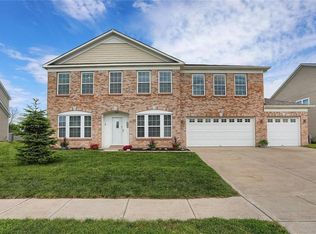 609 Fireside Dr, Greenwood, IN 46143