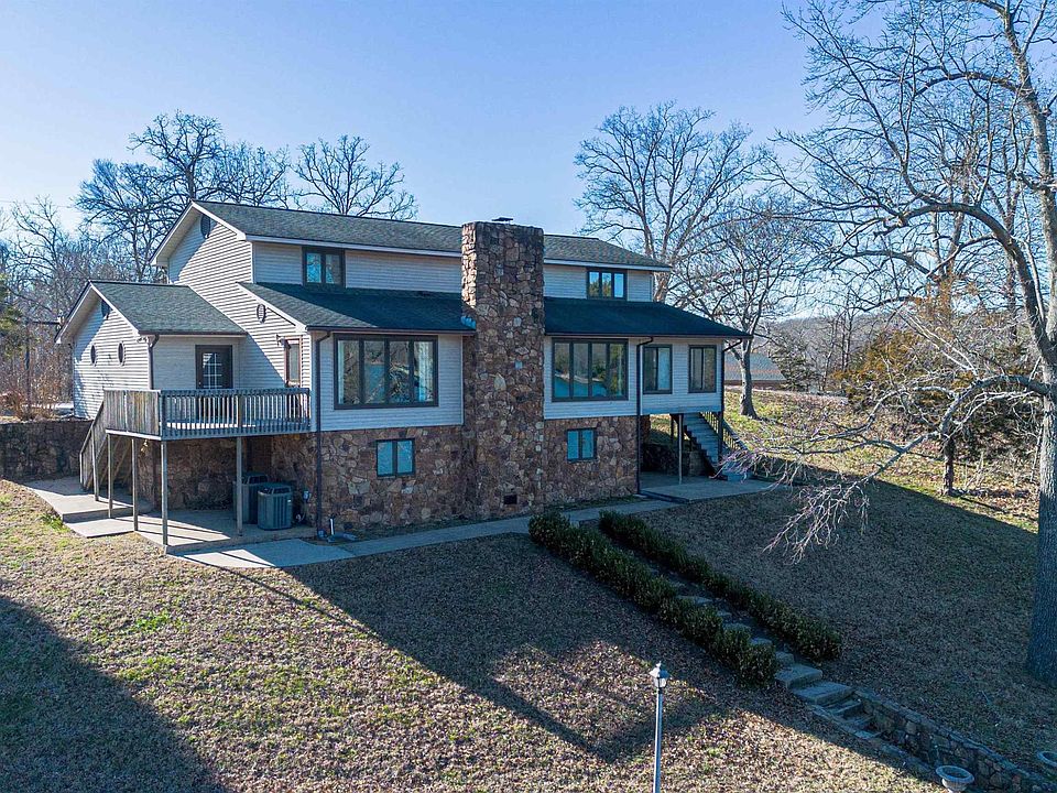 1st image of 302 Williams Ln