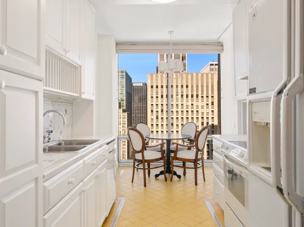 641 5th Avenue image 12 of 15