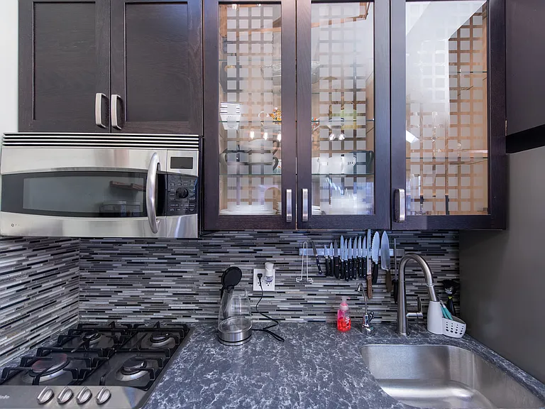 4731 Beach 47 St #2 — Photo 51