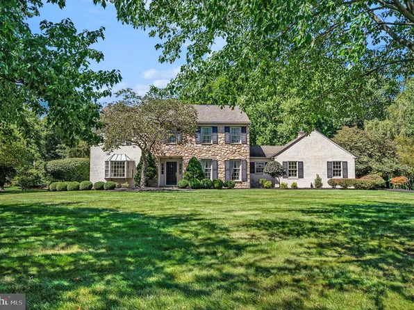 370 Miles Dr, Blue Bell, PA 19422