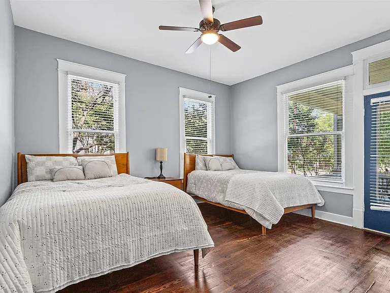 301 S Edgefield Ave — Photo 14