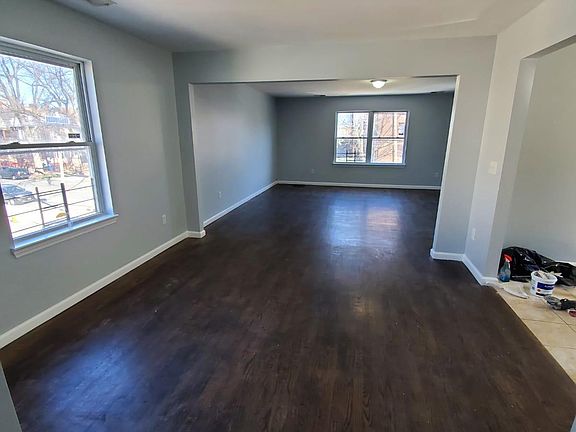 3rd image of 76 Montclair Ave Floor 2