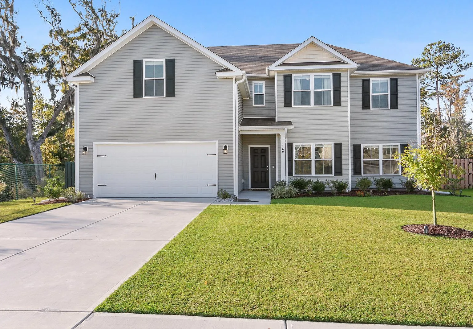 4 bed, 2640 sqft, $3,000 — Photo 1