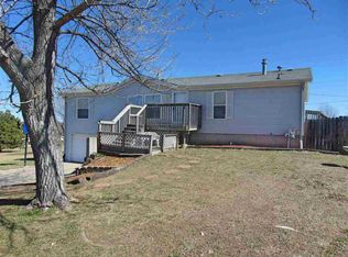 3810 SE Lakewood Pl, Topeka, KS 66609