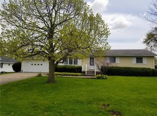 8529 Stringham Dr, Batavia, NY 14020