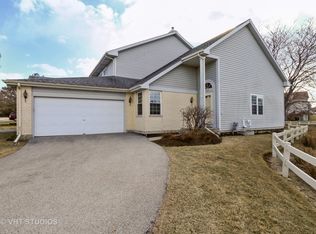 684 Dunham Rd, Gurnee, IL 60031