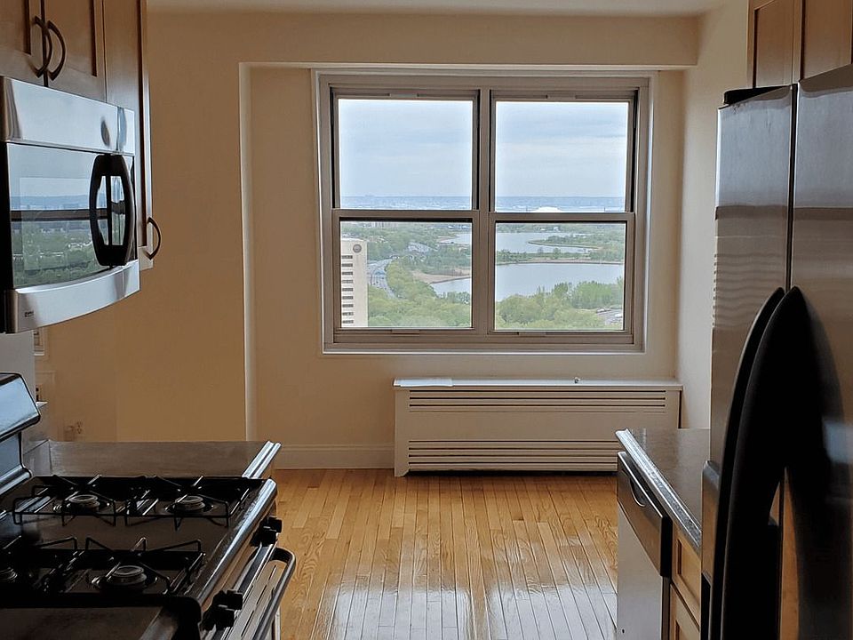 1st image of 12333 83rd Ave APT 1608