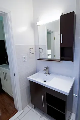 Rented by Anchor Associates | media 11