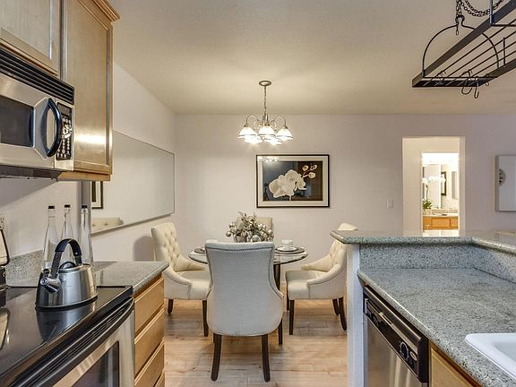 4th image of 2680 Somerset Park Cir