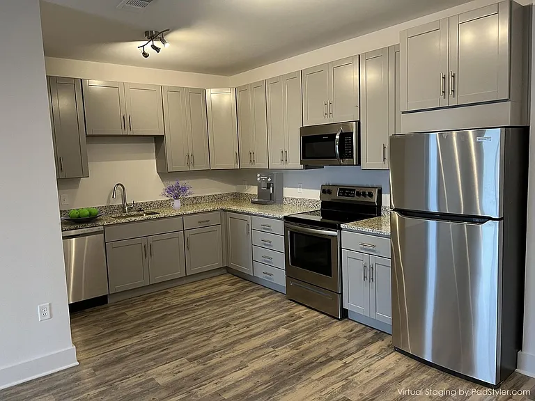 Brookview Commons West — Photo 21
