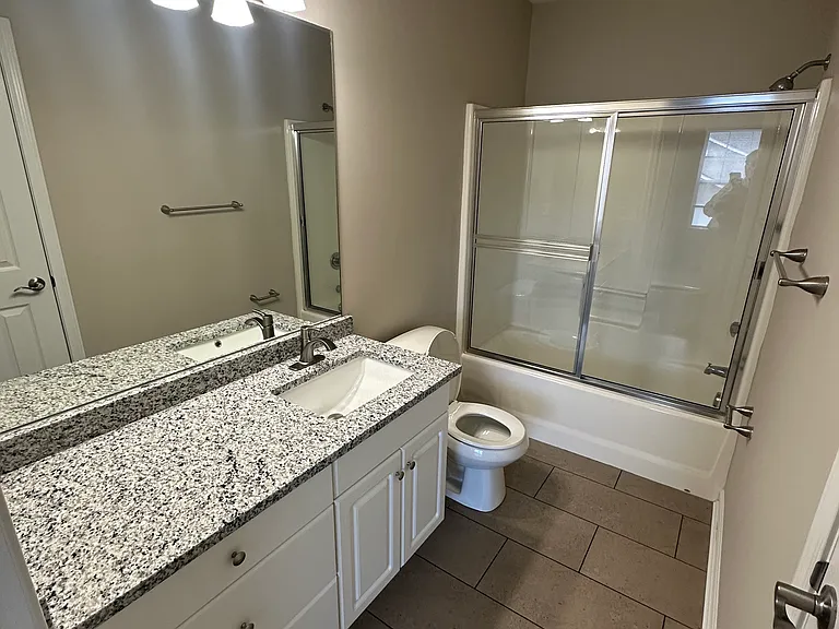 Dockside Village Apartments — Photo 82