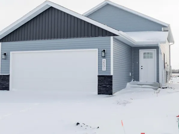 2531 37th Ave S, Moorhead, MN 56560