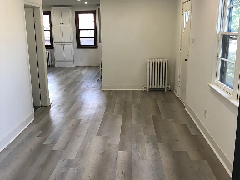 34 Cundles Rd E — Photo 4