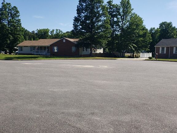 4th image of 7548 Brookshire Dr
