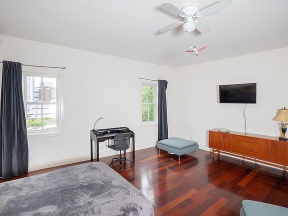 4th image of 3809 Pearl St Floor 3