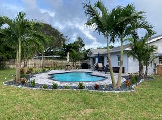 104 E Gadsden Ln, Cocoa Beach, FL 32931