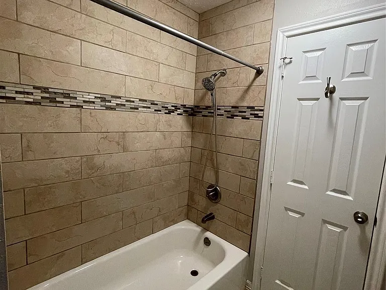 16510 Oxnard Ln — Photo 19