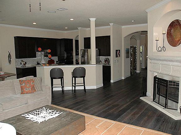 5th image of 62 Brakendale Pl
