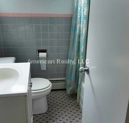 4th image of 311 Sherman Ave APT 3C