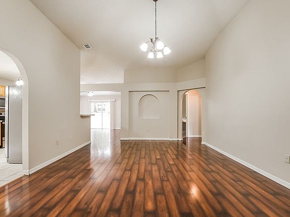 3rd image of 762 Welch Hill Cir