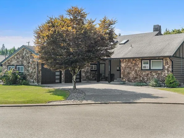 1752 Cedar Pl, Kent, BC V0M 1A2