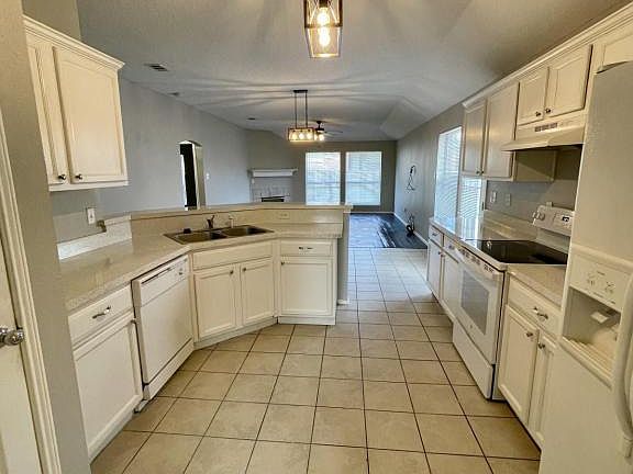 4th image of 1507 Parrot Ct