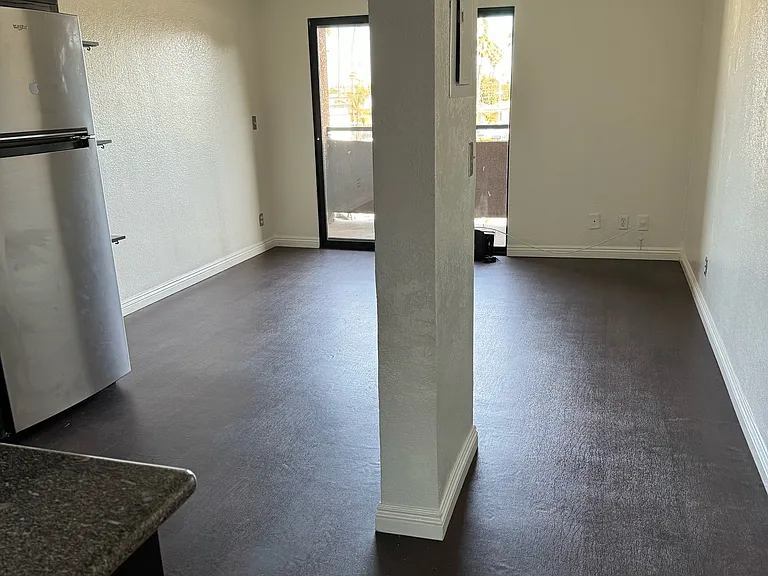 1450 Locust Ave #304 — Photo 4