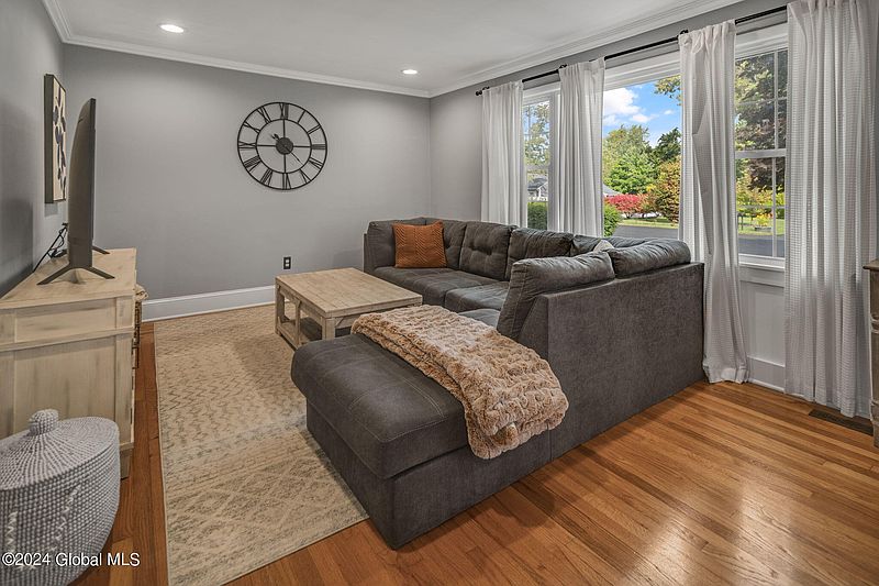5th image of 3 Pleasant Terrace