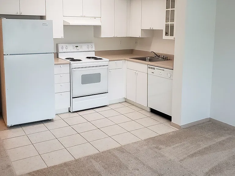 Clearwater and Star Apartments — Photo 39