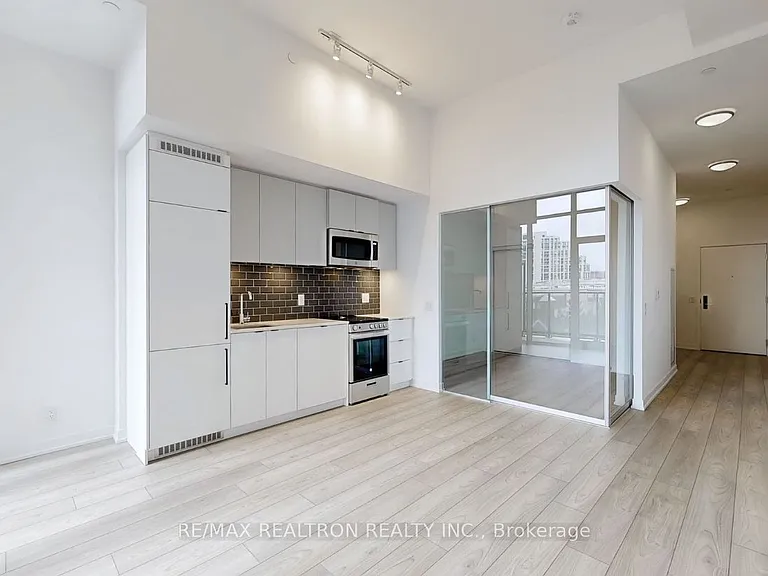 285 Dufferin St #401 — Photo 11