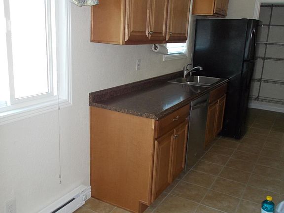 Plenty of storage, an easy kitchen to entertain in.