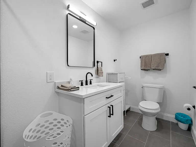 4737 W Oklahoma Ave #1 — Photo 2