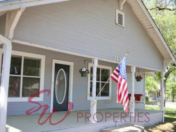713 W Long St, Stephenville, TX 76401