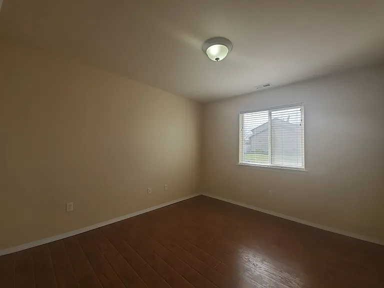 2421 S Arthur Ct — Photo 18