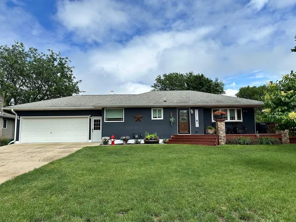 304 N Manyaska St, Sherburn, MN 56171