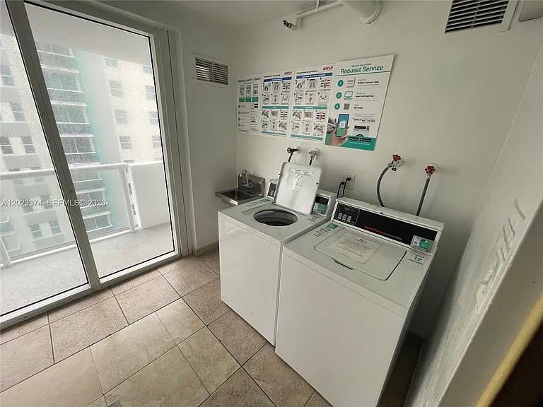 9195 Collins Ave #1001 — Photo 28
