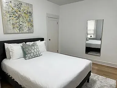 Studio, 550 sqft, $2,450 — Photo 3