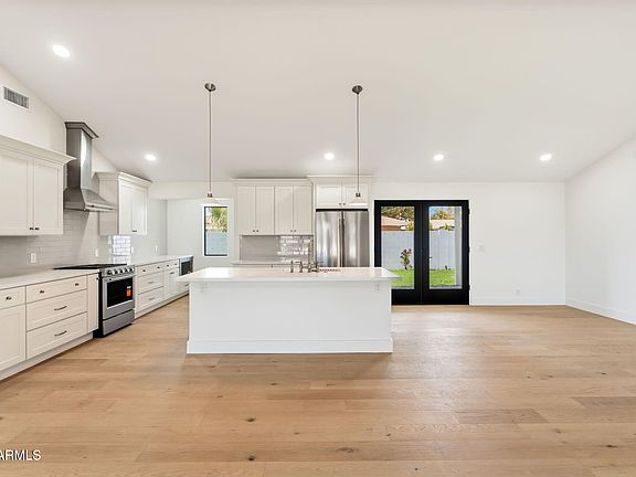 5th image of 8912 N 17TH Avenue