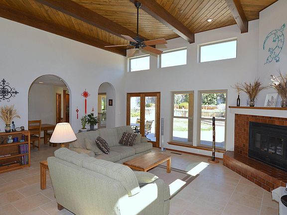 3rd image of 4916 Camino De Monte NE