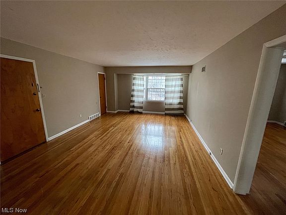 3rd image of 3740 Washington Blvd