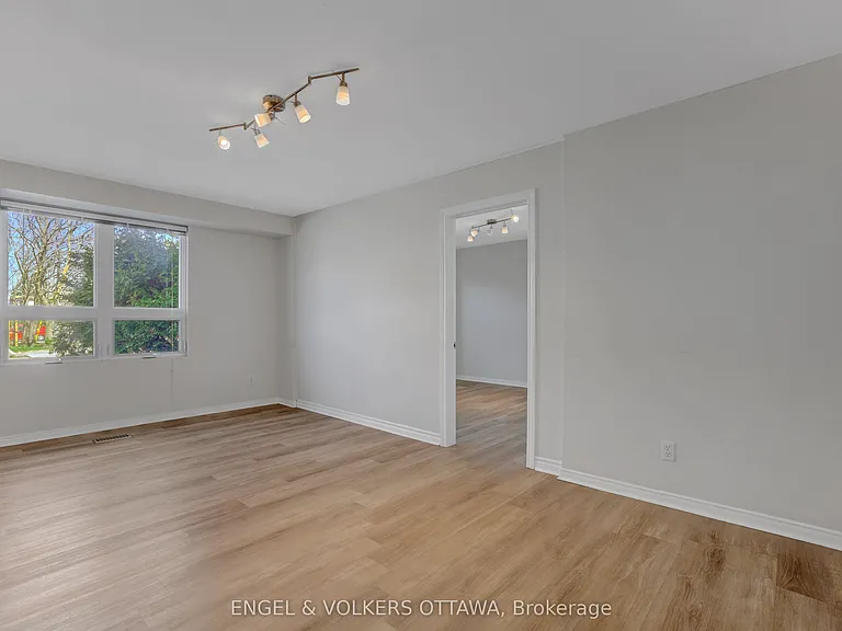 504 Hilson Ave — Photo 8