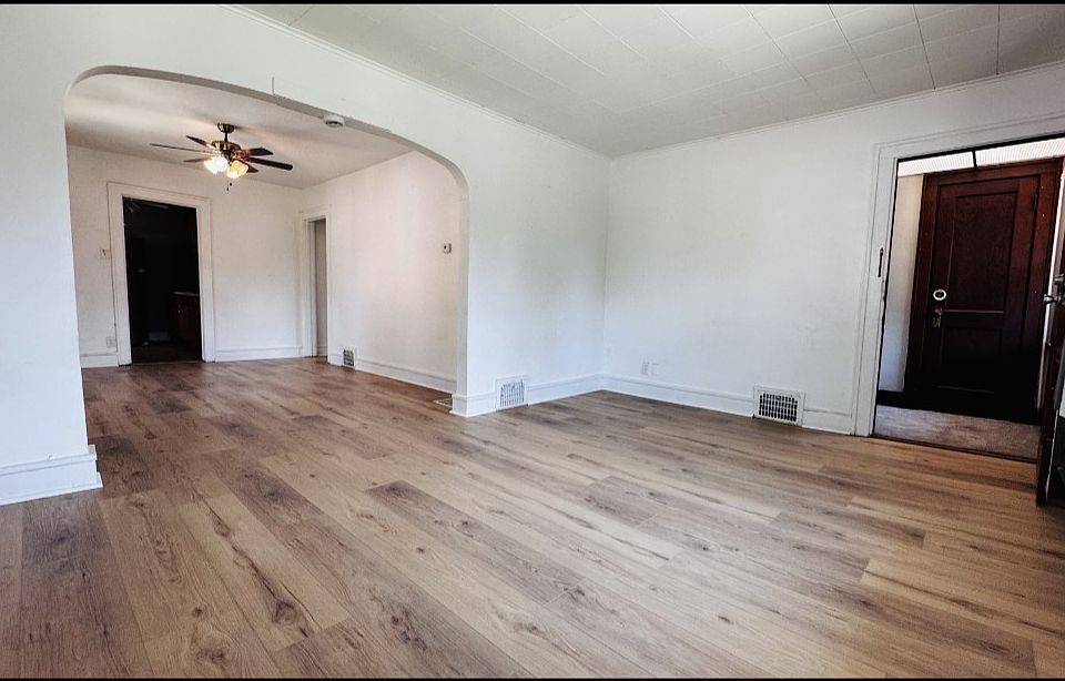 1st image of 318 Dewey Ave #2