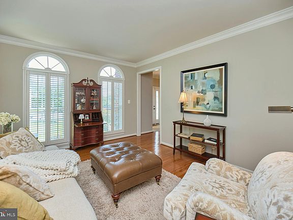 5th image of 8156 Old Barrington Blvd