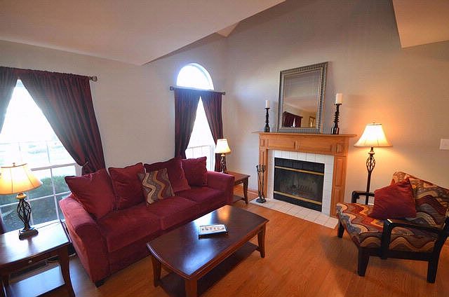 1st image of 3S114 Timber Dr