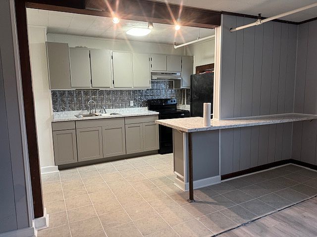 kitchen/breakfast bar