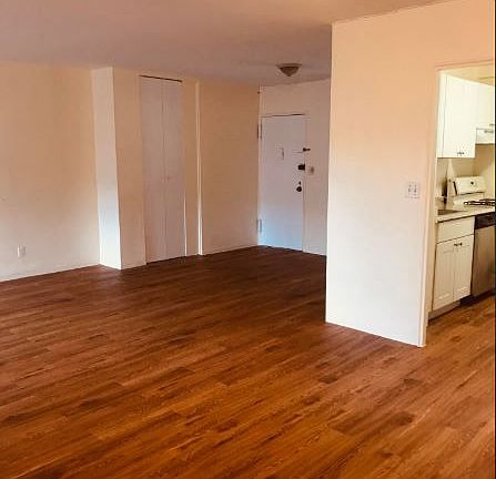 5th image of 6115 98th St APT 10J