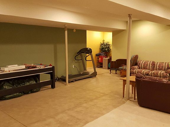 4th image of 13724 Camden Ave