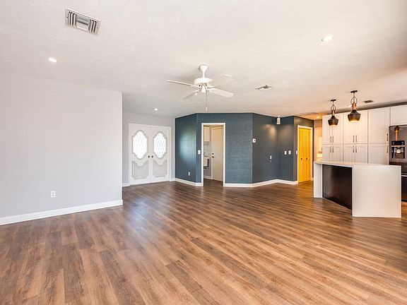 4th image of 1031 Dill Ct