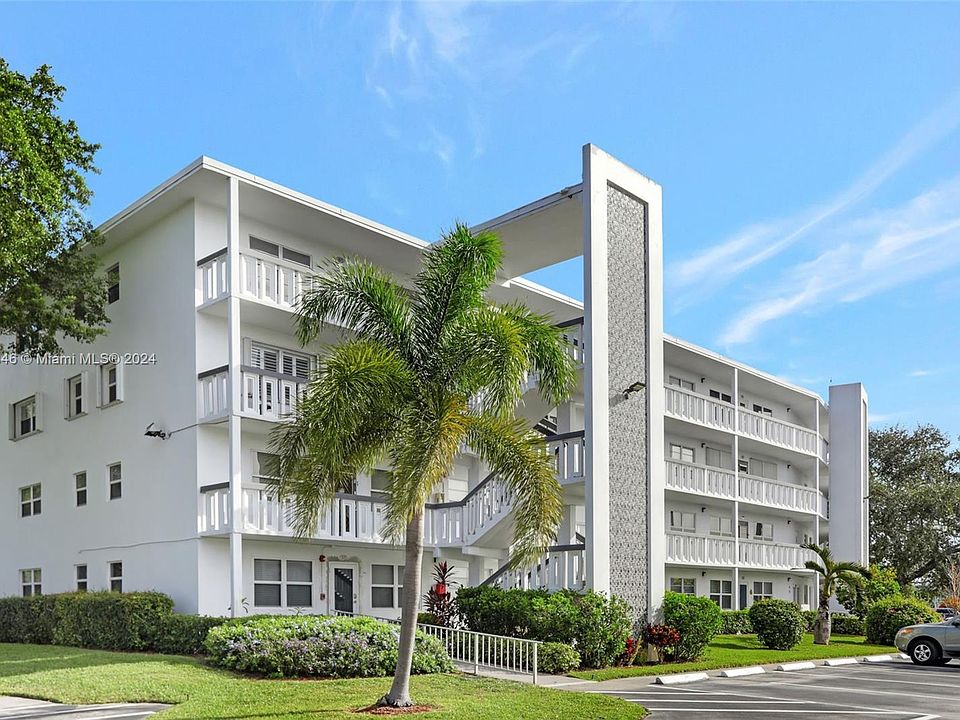 1st image of 4075 Oakridge Dr #4075-F